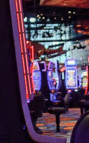 မြန်မာ ကစားသူ burma8 Slots ကစားနေသောမြင်ကွင်း